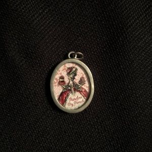 French Pendant